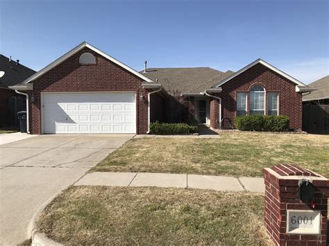 Townhomes for rent in Moore, Oklahoma have a median rental price of $1,319. There are 1 active townhomes for rent in Moore, which spend an average of 38 days on the market.